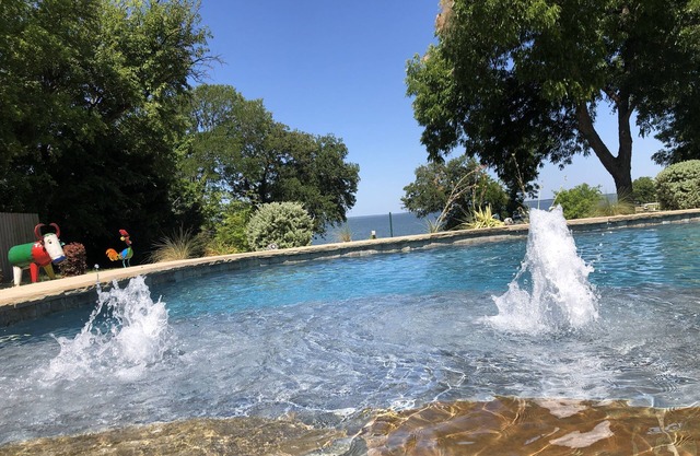Guesthouse on the Lake - Pool with Waterslide