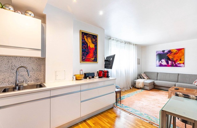 GuestReady -Flat in the Batignolles quarter