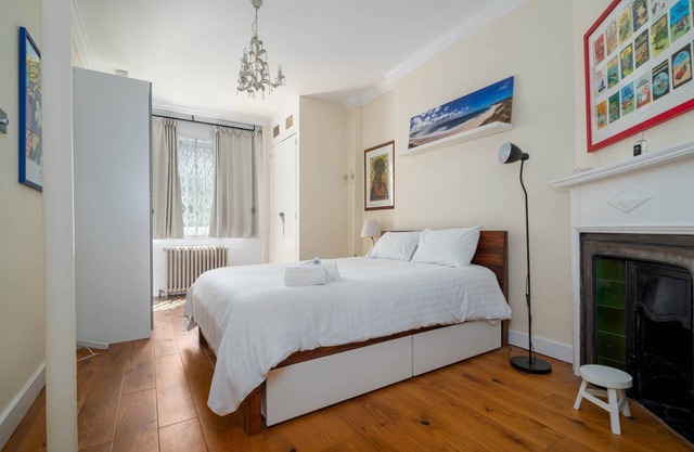 GuestReady - Former Pub-Turned-One Bedroom Flat