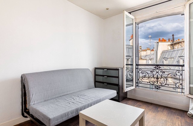 GuestReady - Séjour Confortable dans le 11e arr.