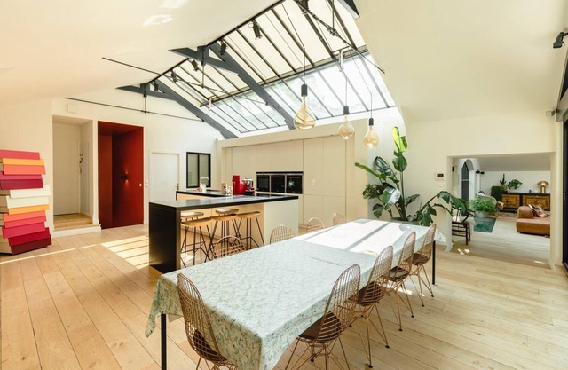 Maison ensoleillée avec jardin dans le 16 arron.