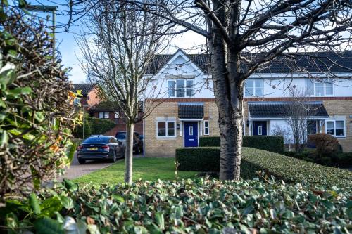 Guildford Townhouse with Parking