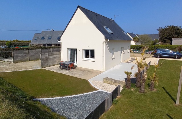 GUISSENY "A 2 pas de la mer", maison 6 personnes