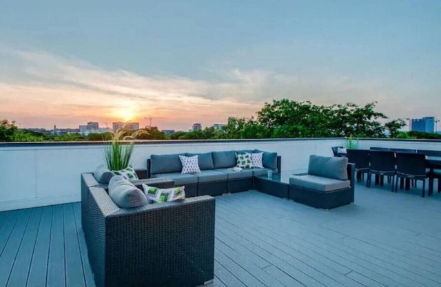 Gulch · 4 Connecting Condos, Sleeps 38, Firepits, Garages, Rooftops decks, Great Views, Security