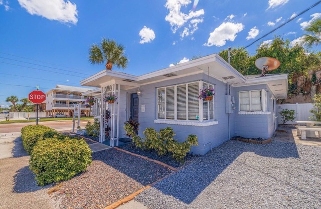 Gulf Breeze Inn - Indian Rocks