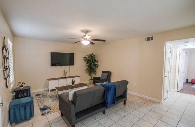 Gulf - Charming 2Br Lake Front Apartment