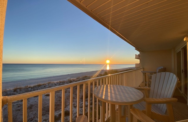 Gulf Front! Amazing views- directly on the Ocean!