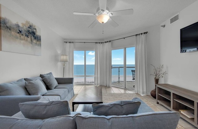 Gulf front @ Emerald Isle! Comp beach chairs!