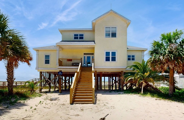 Maison face au golfe dans une communauté fermée avec un accès facile à la plage et une vue imprenable