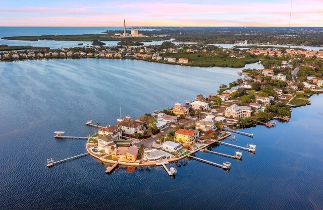 Gulf Waterfront Home sur Seabreeze Island avec des vues incroyables sur l'eau et la piscine