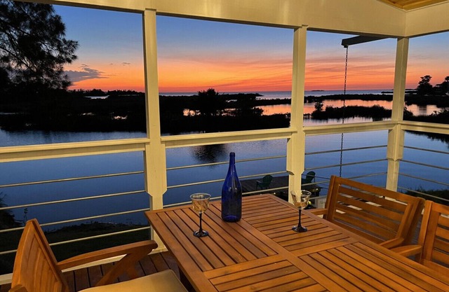 Gulf-Front Oasis | Sunsets, Kayaks, Dock, & Peaceful Old Florida Charm