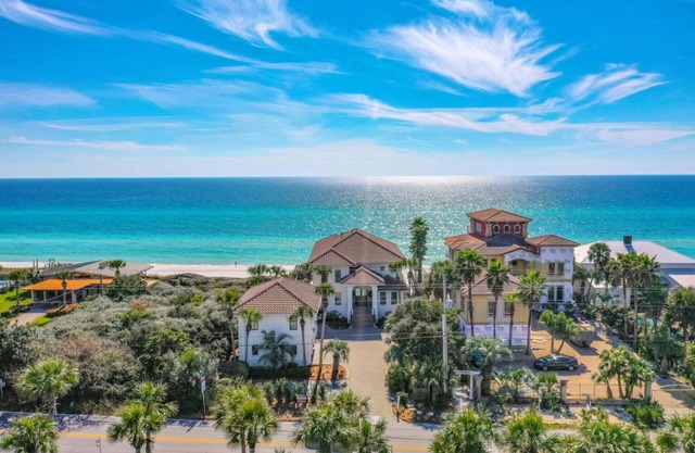 4525 W Co Hwy 30A par Royal Destinations ~ Gulf Front et piscine privée