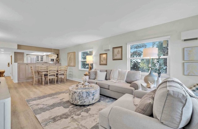 Gulf Island Getaway: 2-BR Beach Condo