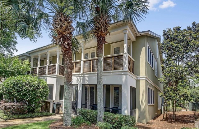 Gulf Place "Shore to Please" 3BR | Sleeps 10| Gated Beach | Pool | Tennis