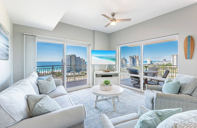 Gulf Views ~ Balcony ~ Resort Pool ~ Full Kitchen