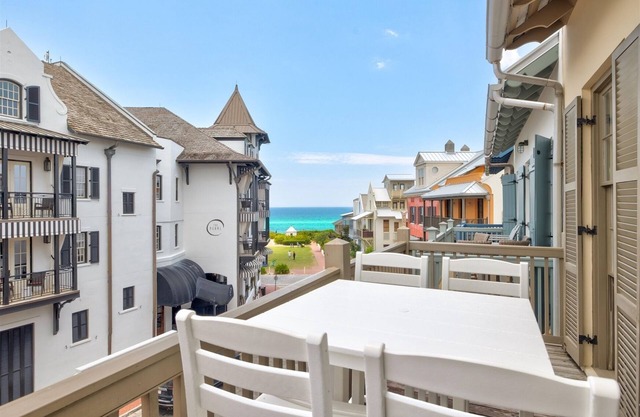 Vues sur le golfe - Penthouse Condo à Rosemary - 2 vélos Incl - Professionnellement Décoré - `Seas the Stars