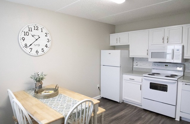 Gulfport 2 Br Apt + Pool + Wifi + close to airport
