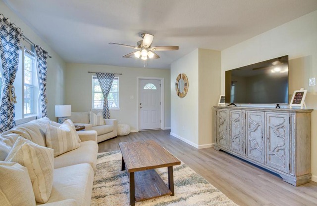 Gulfport Home with Fire Pit RVandTrailer Parking