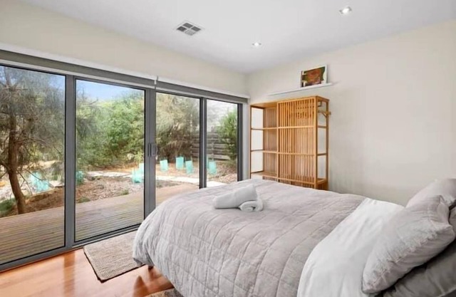 Gully Red House I Ocean Views I Pet Friendly