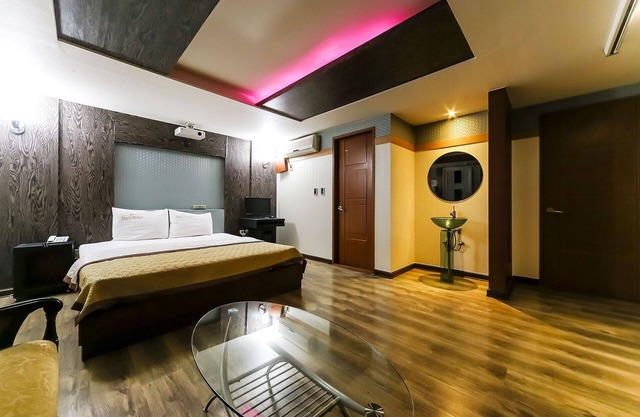 Gumi Hotel High Sense