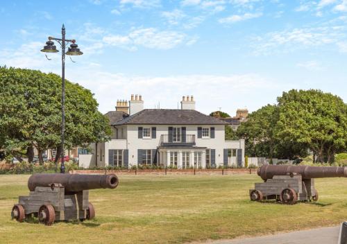Gun Hill Place