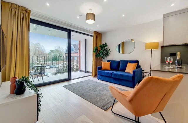 GW17 - Antonia Suite · Lovely Luxury Wembley Harrow Apartment
