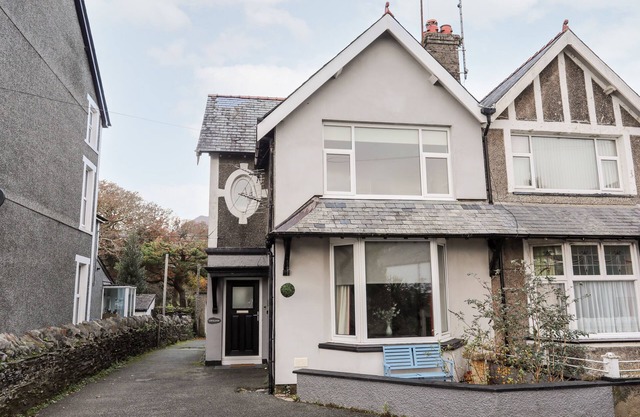 GWELDON TOPSAIL, pet friendly in Porthmadog
