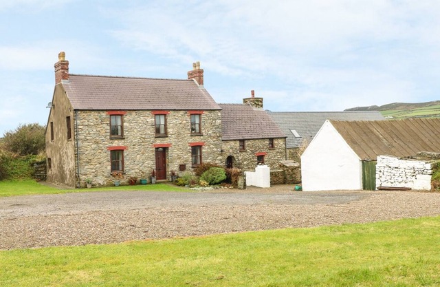 Gwryd Bach Farmhouse, ST DAVIDS