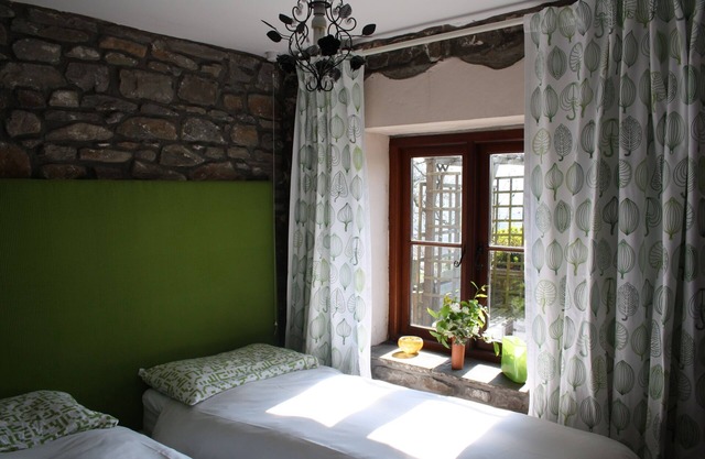 Gwyn-Studio-Traditionelle-Douche-Vue sur Montagne