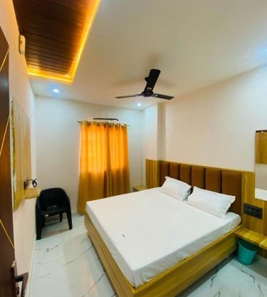 Gyanav Hotel and Restaurant