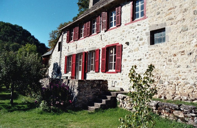 Hôtel de caractère rénové avec soin et goût.