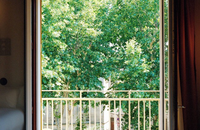 Hôtel Présent - 200m des Arènes de Arles - Encore Mieux