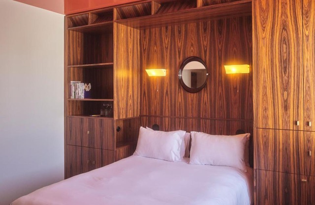 Hôtel Présent - Entrée autonome, réception en ligne - Encore Mieux