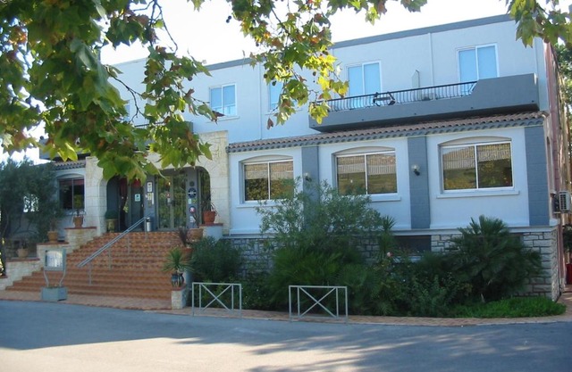 Hôtel restaurant LOGIS HOTELLERIE DE BALAJAN