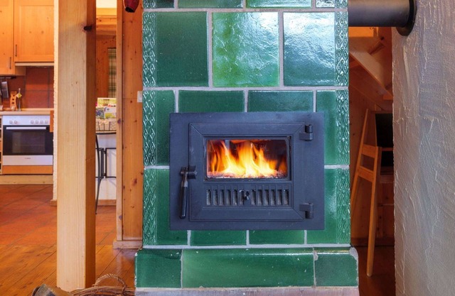 Hüttenchalet Waldschatz: Sauna Kamin Garten