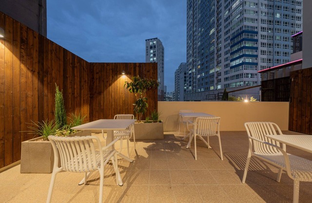 H Avenue Munhyeon