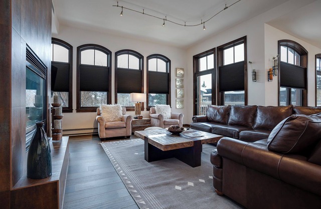 Downtown Luxury Residence with Bonus Sleeping Nook