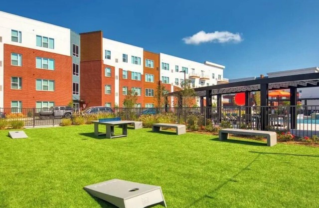 H4N Ellipse Urban | 1Bd Apartment Near Peninsula Town Center