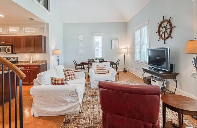 Habersham Villa Sleeps 6 Just a Short Walk to Pool and community Amenities