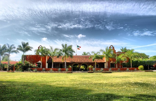 Hacienda Dzibikak - superbe domaine de luxe, idéal pour les enfants, avec personnel, nr Merida