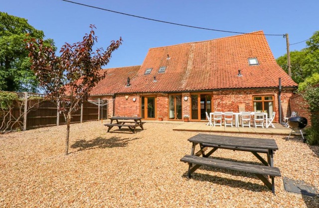 Hadleigh Farm Barn
