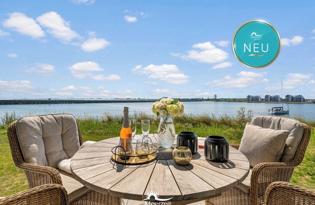 "Hafenspitze": First floor apartment with Baltic Sea view, terrace & wellness area