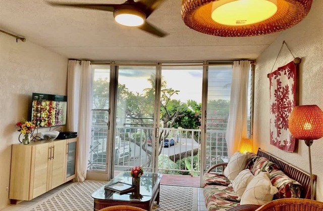 Kid-friendly Corner Unit ~ Pool ~ across from sandy beach! ~ PKC201