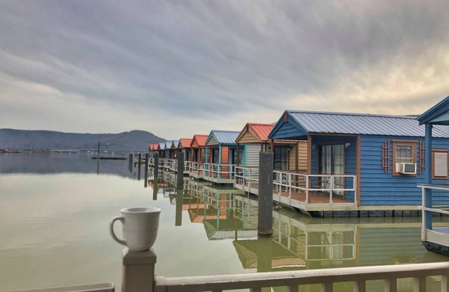 Hales Bar Marina and Resort