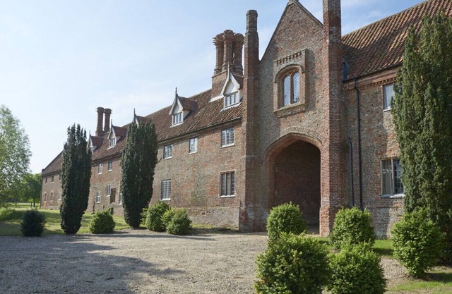 Hales Hall, The Gatehouse & The Cottage