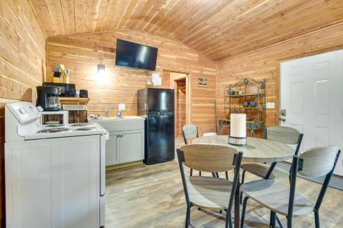 Half-Mi to Bull Shoals Lake Access Anglers Cabin