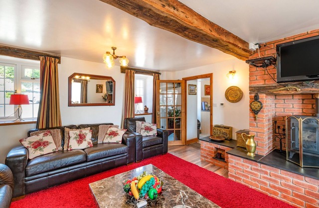 HALFEN GRANARY, pet friendly, avec feu ouvert dans Llanfyllin, Ref 15200