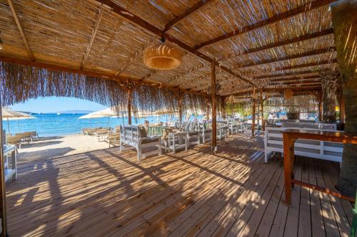 Halikarya Restaurant & Beach Hotel