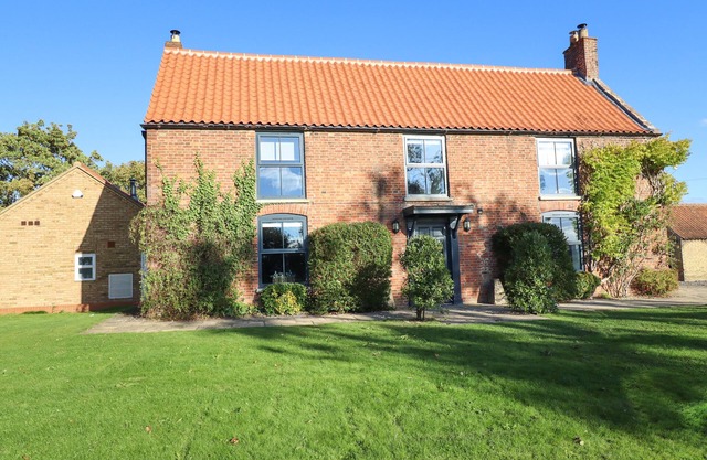 Hall Farm, LINCOLN