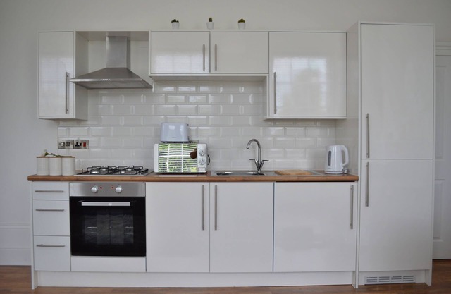 Hamilton Square, Apt 4